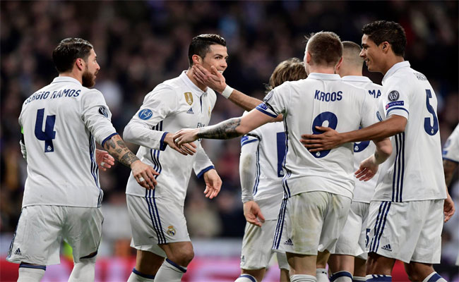 ريال مدريد يسحق نابولي بثلاثية