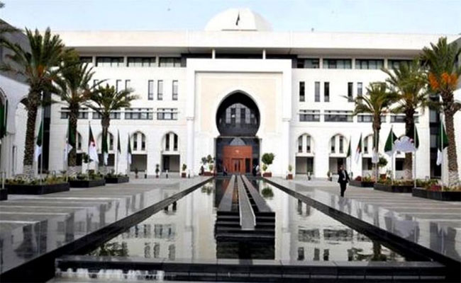 إعراب الجزائر و هولندا عن رغبتهما في تطوير التعاون الثنائي بين البلدين