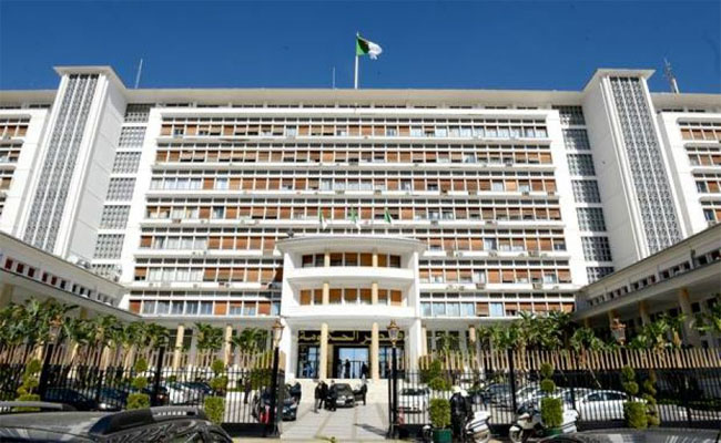 وزارة الداخلية تحدد شروط إمكانية تشكيل تحالفات لتشريعيات 4 ماي