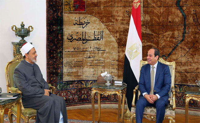 الصحافة الفرنسية: لا يمكن إغفال صراع السيسي والأزهر