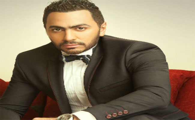 تامر حسني يضيء سماء مهرجان