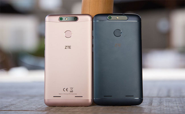 Blade v8 : المصنع ZTE يكشف عن هاتفيه الجديدن ميني و لايت