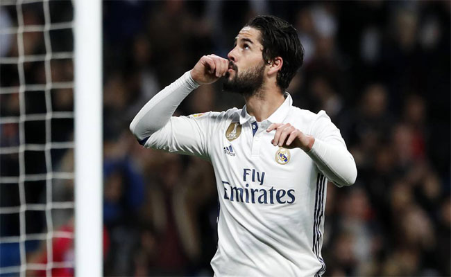 ريال مدريد يجدد عقد إيسكو