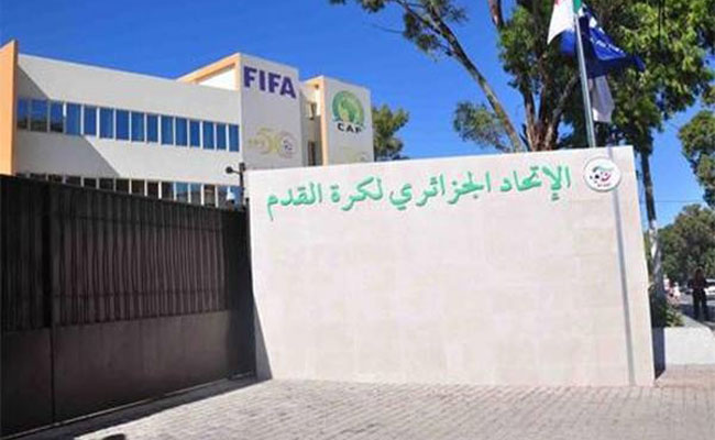 الكاف يهدد الاتحادية الجزائرية بعقوبات