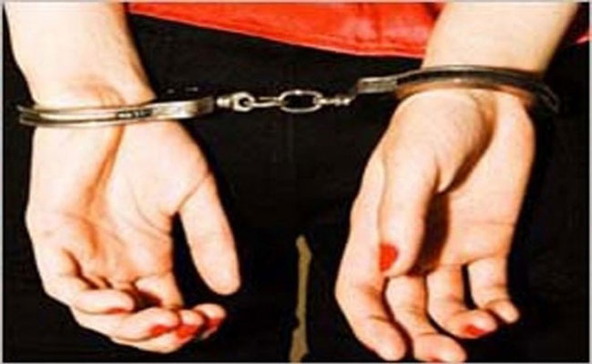 توقيف اِمرأة احتالت على أزيد من 100 ضحية أوهمتهم بالحصول على العمل أو المسكن!