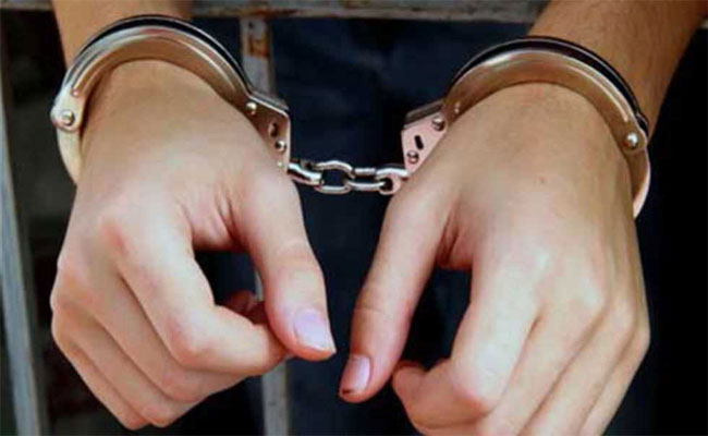 توقيف مشعوذة سلبت مجوهرات و نصف مليار من سيدة و ابنتها بعدما أوهمتهما أن الجن