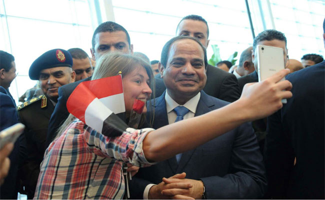 تقرير: سياسة السيسي الخارجية شبيه بسياسته الداخلية