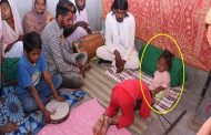 الرجل طفل والذي أصبح إلهاً في الهند