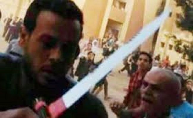 حلاق يقتل شاب عاطل بسبب عدم دفعه ثمن الحلاقة