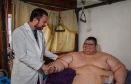 بعد ست سنوات أسمن رجل في العالم يغادر سريره