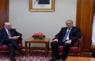 سلال يؤكد عدم لجوء الجزائر للإستدانة لأنها تسببت في غلق غلق المؤسسات والبطالة وبروز التطرف الاسلامي والارهاب خلال التسعينيات