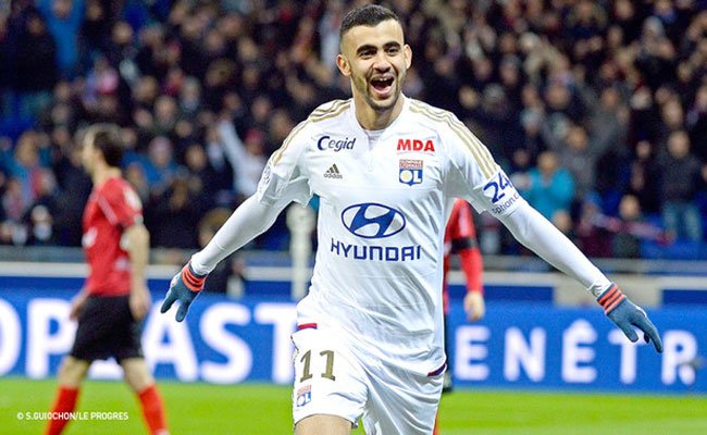 رشيد غزال مطلوب في إيفرتون
