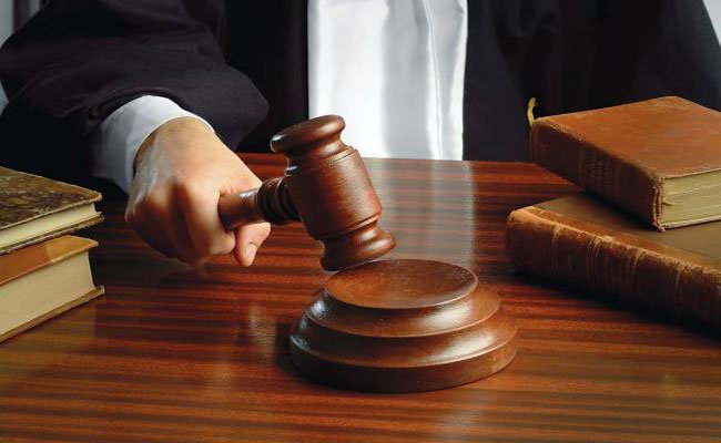 الحكم بـ6 أشهر حبسا على رئيس بلدية سابق و زوجته