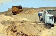 محاولة ثلاثة أشخاص الانتحار حرقا بسبب نشاط مرملة فوق أرضهم التي يحزون ملكيتها و المستثمر يؤكد توفره على ترخيص!