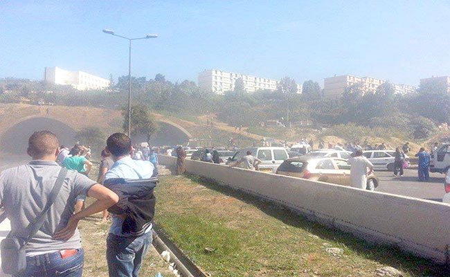 المصائب لا تأتي فرادى : استياء و تذمر للمواطنين من انقطاع الماء و الانترنيت و شبكات الطرق دفعة واحدة!!!