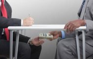 إدانة أشهر طبيب شرعي بالجلفة بعد أنه ضبطته الشرطة متلبسا بقبض الرشوة في مكتبه