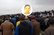 المئات حضروا لتشييع جثمان الطفل 