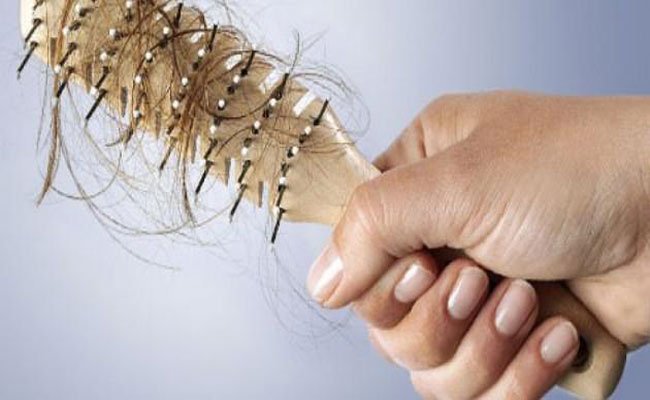 حيلة طبيعية لمكافحة تساقط الشعر.. لا تفوتيها