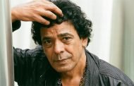 محمد منير يغني عن اللاجئين في 