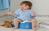 5علامات تنبئك باستعداد طفلك للتدرّب على دخول الحمام