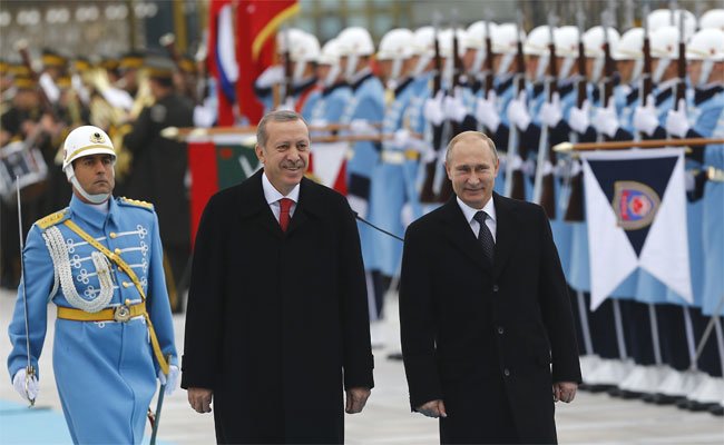 التايمز: من يفضل أردوغان بين الغرب وروسيا