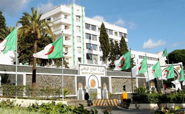 وفاة طاقم طائرة مروحية تابعة للقوات البحرية بعد سقوطها بولاية تيبازة