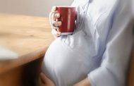 ما العلاقة بين تناول الكافيين وتأخر الحمل؟