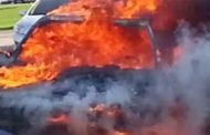 حرق شاب وشابة كانا نائمين في سيارة بتيارات و غموض كبير يكتنف القضية!
