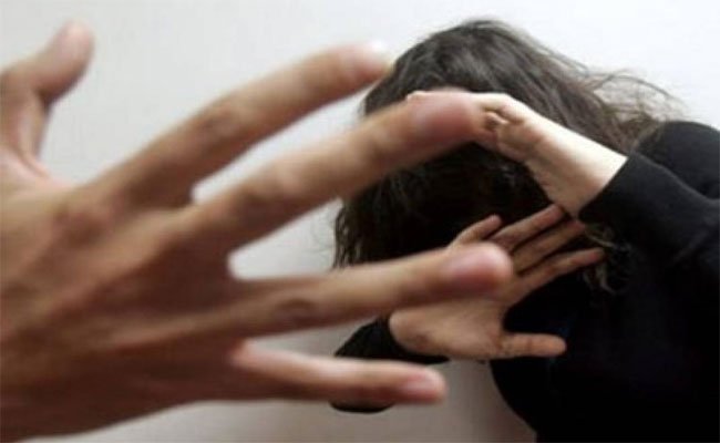 10 شباب اختطفوا تلميذة عمرها 14 سنة و تداولوا على اغتصابها بعين مليلة في أم البواقي!