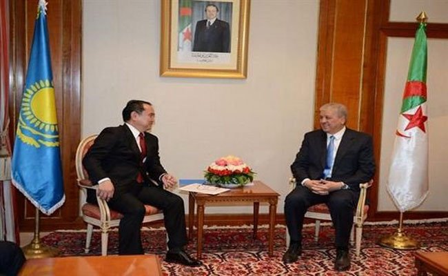 استقبال سلال للمبعوث الخاص لرئيس جمهورية كازاخستان
