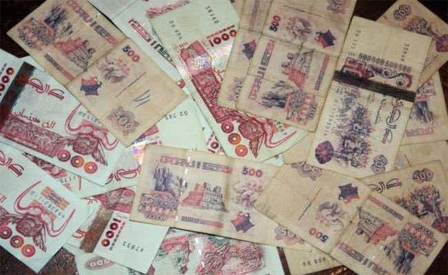بينما انشغلت عائلة تاجر بتشييع جنازة الوالدة استغل لصوص الوضع و سرقوا مليار سنتيم من البيت !
