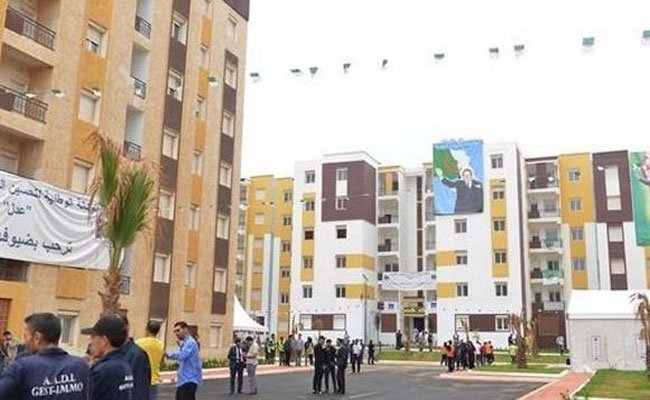 وزير السكن الجديد في أول خروج له تسليم مفاتيح 3300 سكن بصيغة البيع بالإيجار بسيدي عبد الله لفائدة مكتتبي 2001 و2002
