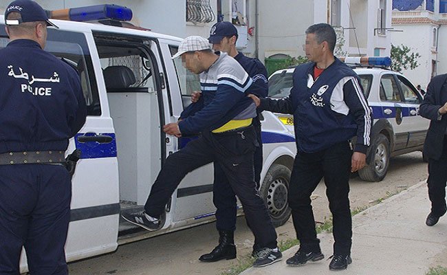 تفاصيل القبض على نصاب استغل حاجة عشرات الشباب للعمل لينصب عليهم في مبالغ مهمة