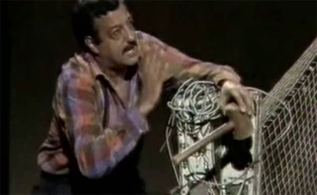 المسرحي سليمان بن عيسى يقدم