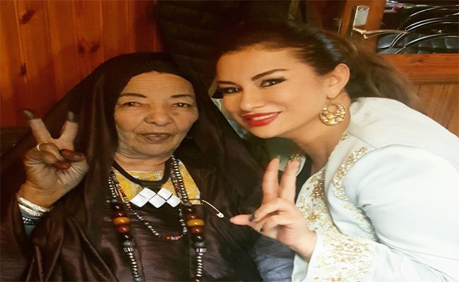 أيقونة الفن التارقي بادي لالة وفرقة