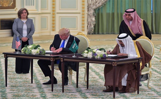 ما دور دونالد ترامب في صراع الزعامة بالخليج
