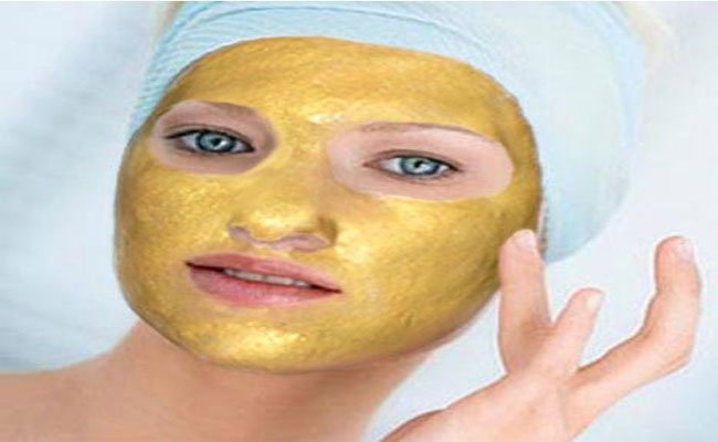 نتائج مذهلة بعد إستعمال قناع الذهب للبشرة!