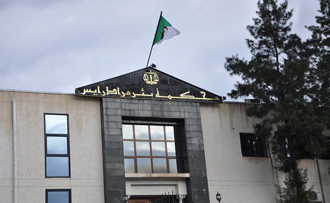 الحكم بعقوبة عام حبسا مع وقف التنفيذ على