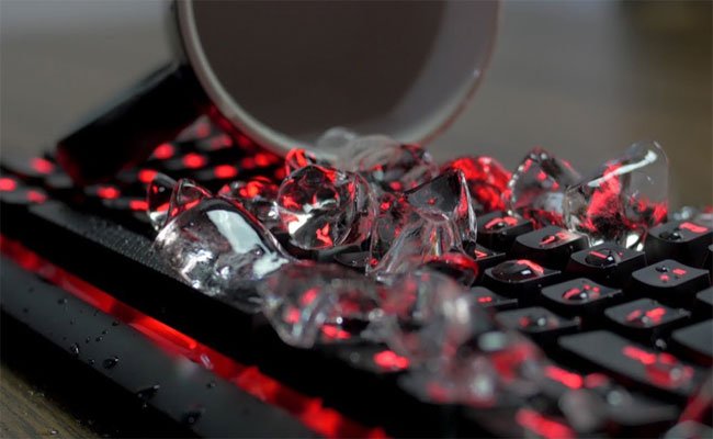 لوحة مفاتيح مقاومة للماء من Corsair