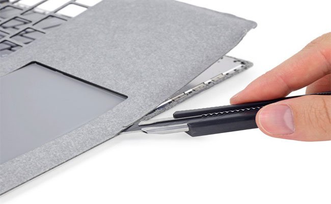 جهاز الكمبيوتر Surface Laptop هو غير قابل للإصلاح حسب iFixit