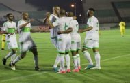 لاعبو المنتخب يرفضون اللعب بتشاكر