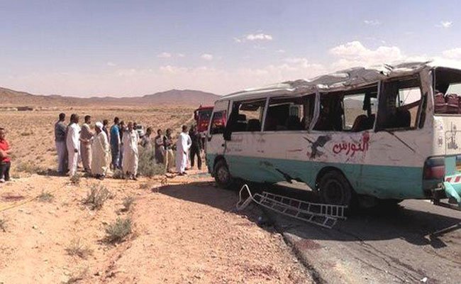مقتل 4 نساء و طفل و إصابة 16 بجروح متفاوتة الخطورة في حادث انقلاب حافلة لنقل المسافرين بالبيض