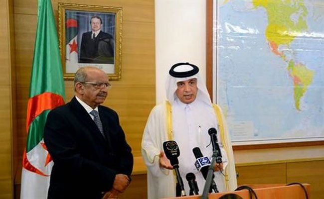 وزير خارجية قطر يشيد بالموقف
