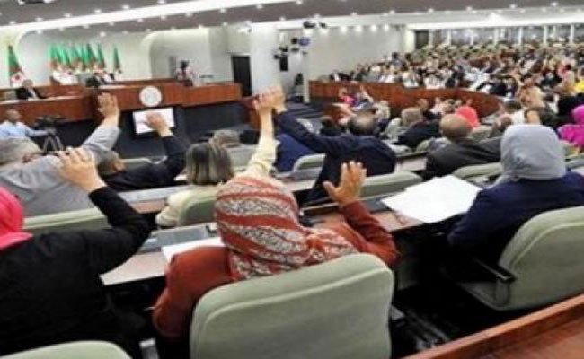 انتخاب قائمة نواب رئيس المجلس الشعبي الوطني بالأغلبية
