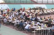تقاسم لمائدة الإفطار لأربعة آلاف شخص من شخصيات بارزة مع يتامى و أرامل بملعب مصطفى تشاكر بالبليدة