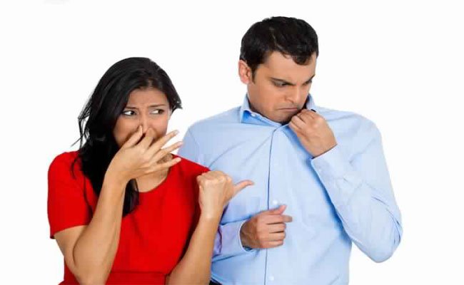 اكتشفوا معنا العلاجات المنزلية لمشكلة التعرق الزائد