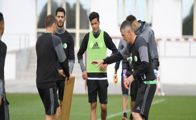 ألكاراز يستدعي 29 لاعبا للمنتخب المحلي