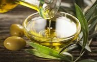 للتخلّص من الإمساك... لا تهملوا تناول زيت الزيتون