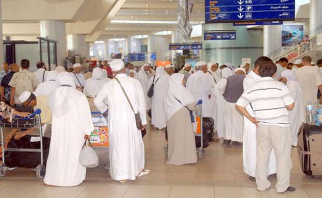 احتجاجات أمام مقر مديرية الشؤون الدينية والأوقاف لولاية الجلفة على إثر استبدال إمام في بعثة الحج بآخر !