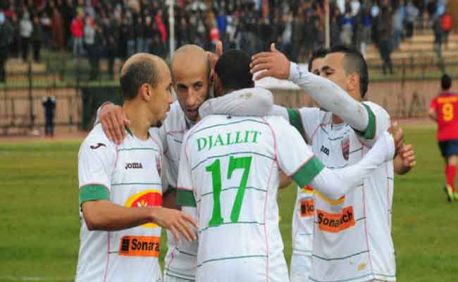 لاعبو المولودية يطالبون بمستحقاتهم
